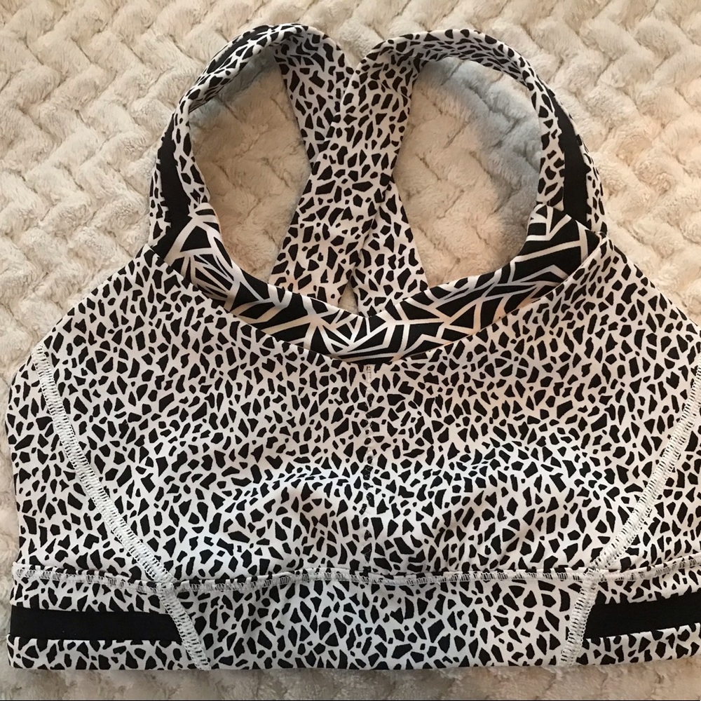 Lululemon sports bra